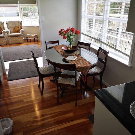 Cheerful 4 Bedroom Holiday Home 罗托鲁阿 外观 照片